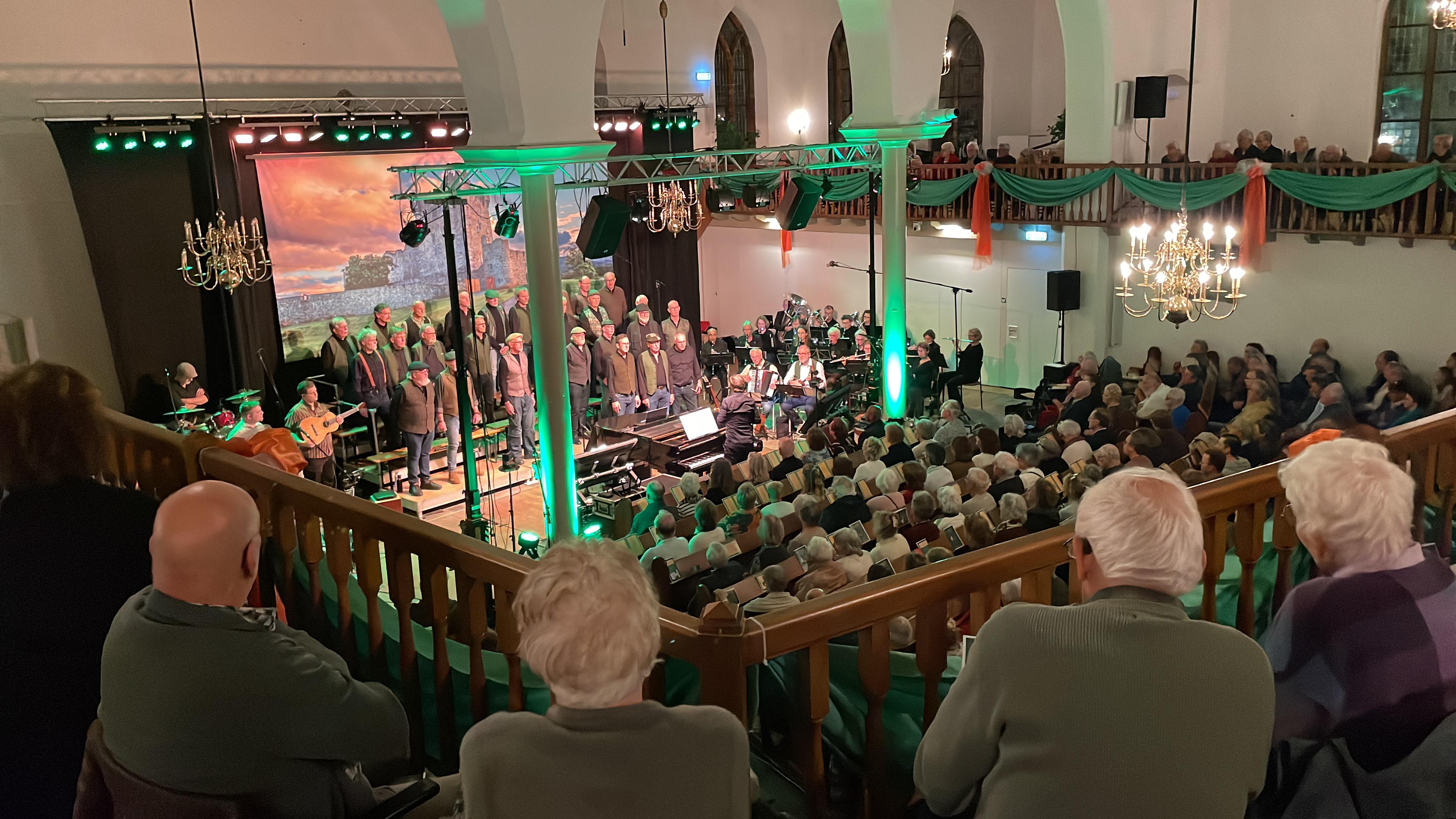 Hardkoor aan het zingen